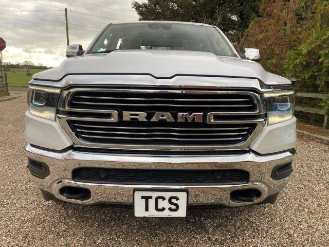 Dodge Ram 1500 Crew Cab 5.7 HEMI V8 Auto LHD Pickup Petrol White